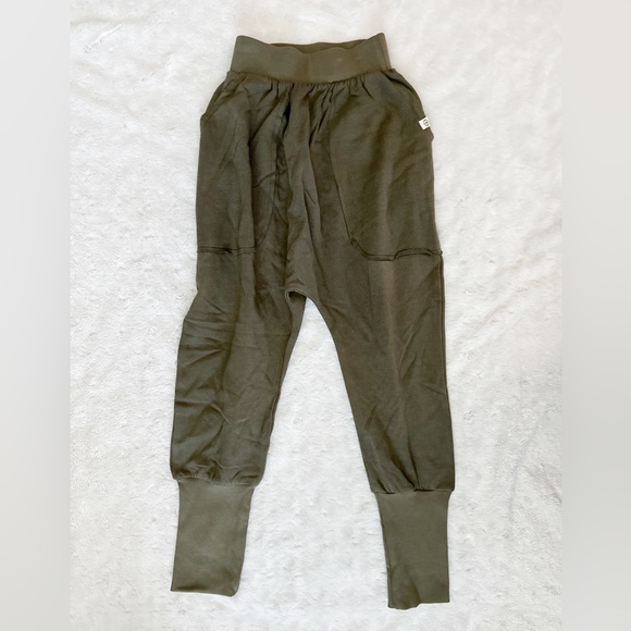 NWOT- LENNON & WOLFE Youth Olive Green Harem Sweatpants - Picture 1 of 10